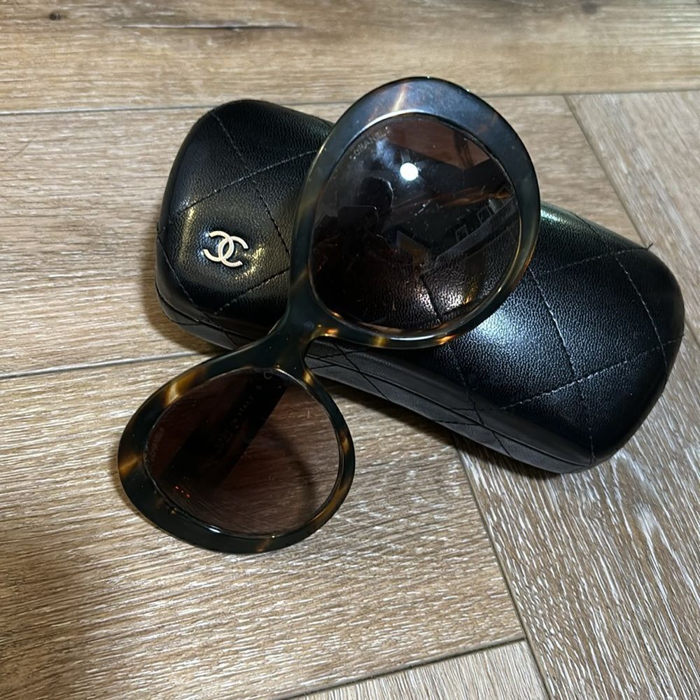 Chanel Sunglasses - Picture 4 of 9